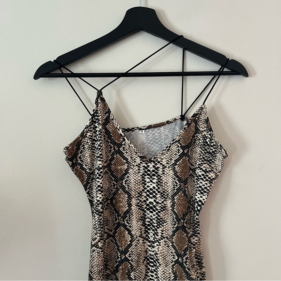 Snake-skin print maxi bodycon dress - Picture 4 of 7